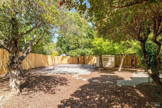 406 Corrillo Dr, San Rafael, CA 94903