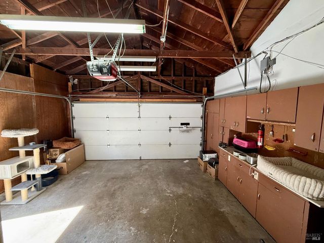 406 Corrillo Dr, San Rafael, CA 94903