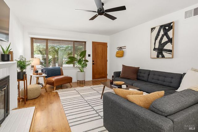 406 Corrillo Dr, San Rafael, CA 94903