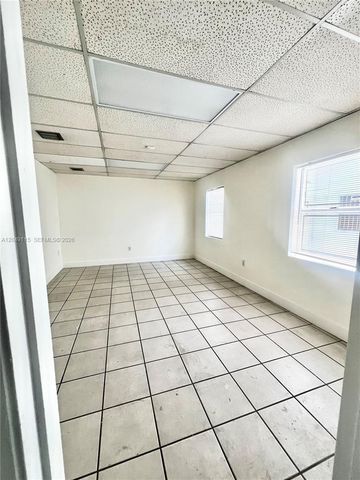 8000 NW 31st St 18, Doral, FL 33122