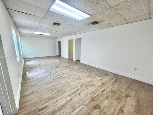 8000 NW 31st St 18, Doral, FL 33122