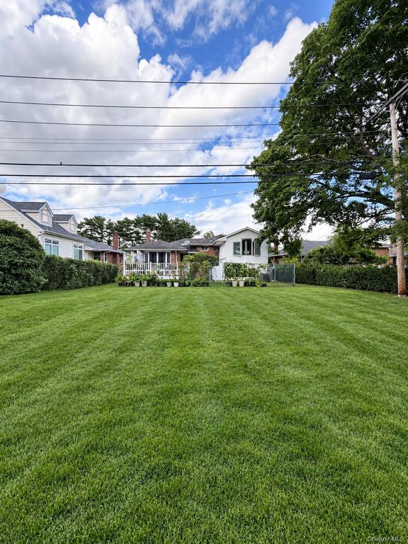 118 Leahy Street, Jericho, NY 11753 — photo 4