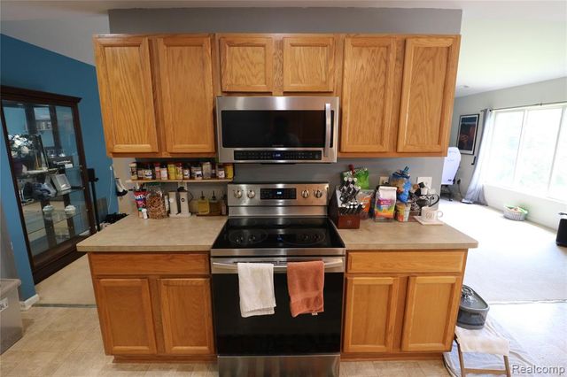 14486 Shadywood Drive, Sterling Heights, MI 48312