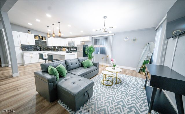 1660 Izabella Avenue, Las Vegas, NV 89169