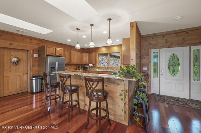 556 Bruyn Turnpike, Wallkill, NY 12589