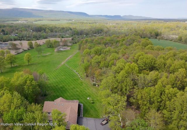 556 Bruyn Turnpike, Wallkill, NY 12589