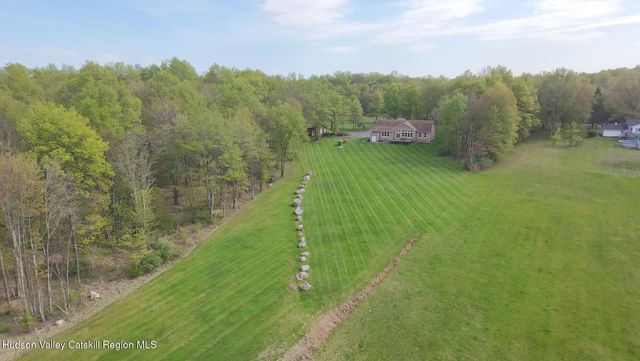 556 Bruyn Turnpike, Wallkill, NY 12589