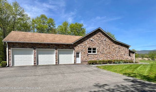 556 Bruyn Turnpike, Wallkill, NY 12589