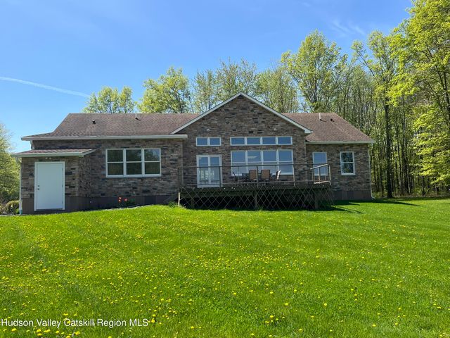 556 Bruyn Turnpike, Wallkill, NY 12589