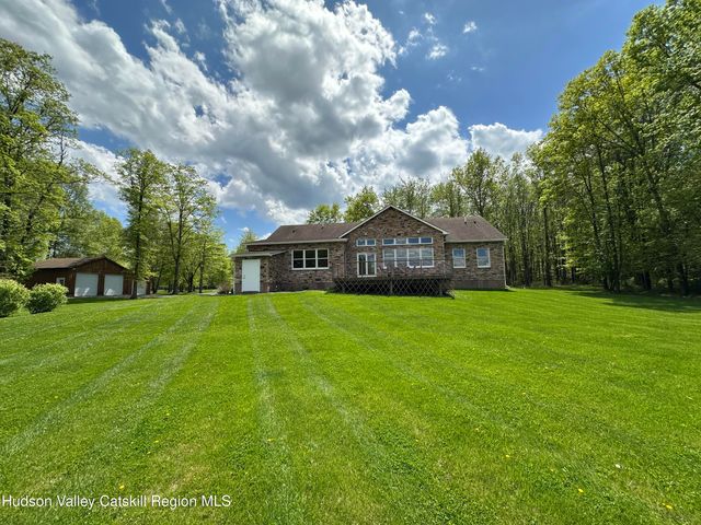 556 Bruyn Turnpike, Wallkill, NY 12589