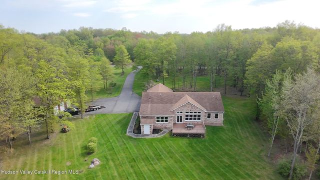 556 Bruyn Turnpike, Wallkill, NY 12589