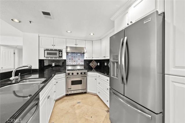 950 Cagney Lane 201, Newport Beach, CA 92663