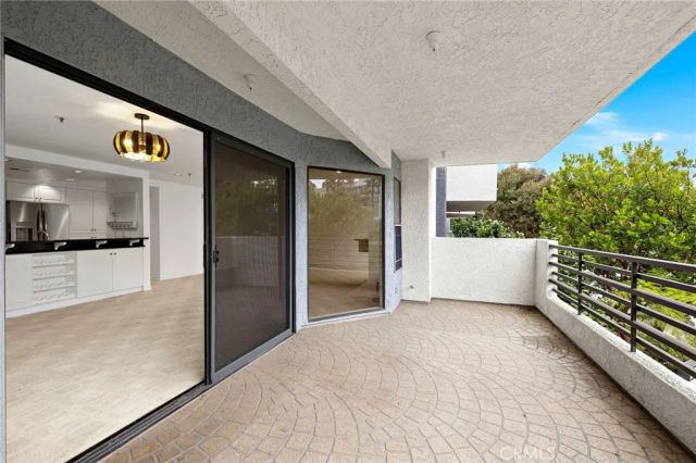 950 Cagney Lane 201, Newport Beach, CA 92663