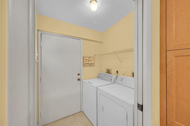 8252 Springlake Dr 8252, Boca Raton, FL 33496