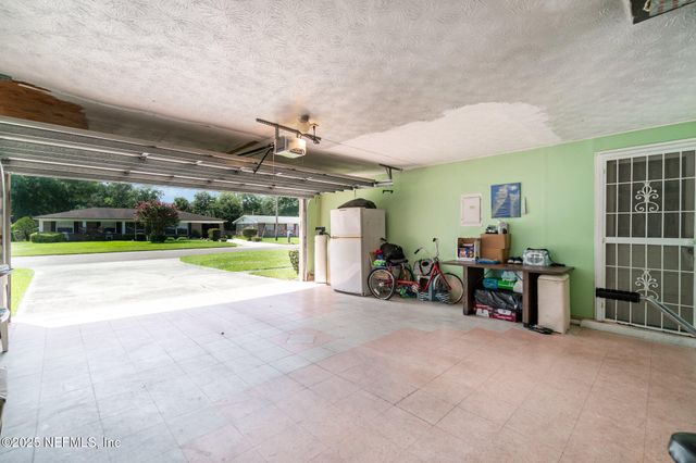 2153 COURTNEY Drive, Jacksonville, FL 32208