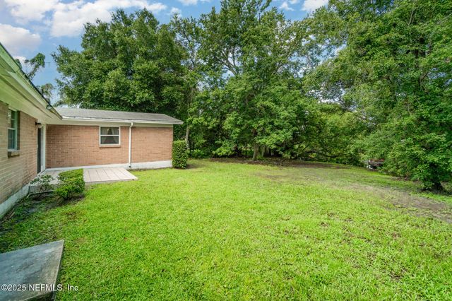 2153 COURTNEY Drive, Jacksonville, FL 32208