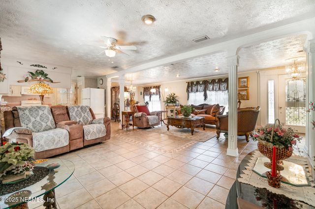 2153 COURTNEY Drive, Jacksonville, FL 32208