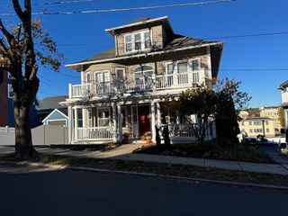 10 Chestnut Street 3, Melrose, MA 02176