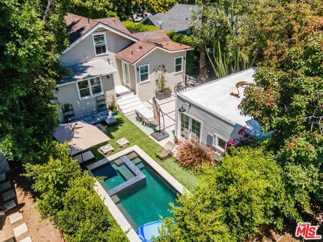 7030 De Longpre Avenue, Los Angeles, CA 90028