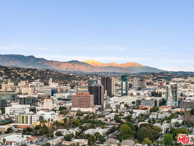 7030 De Longpre Avenue, Los Angeles, CA 90028