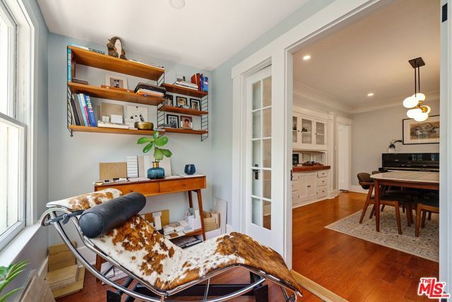 7030 De Longpre Avenue, Los Angeles, CA 90028
