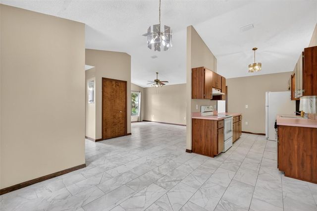 40248 ORANGE CIRCLE, Lady Lake, FL 32159