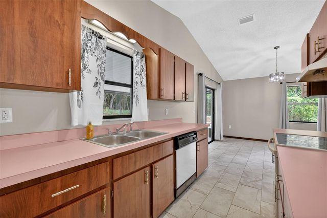 40248 ORANGE CIRCLE, Lady Lake, FL 32159