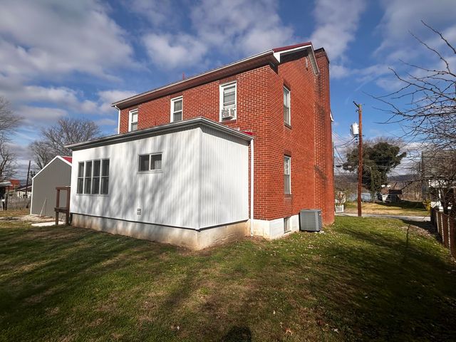 406 Front Street, Vanceburg, KY 41179