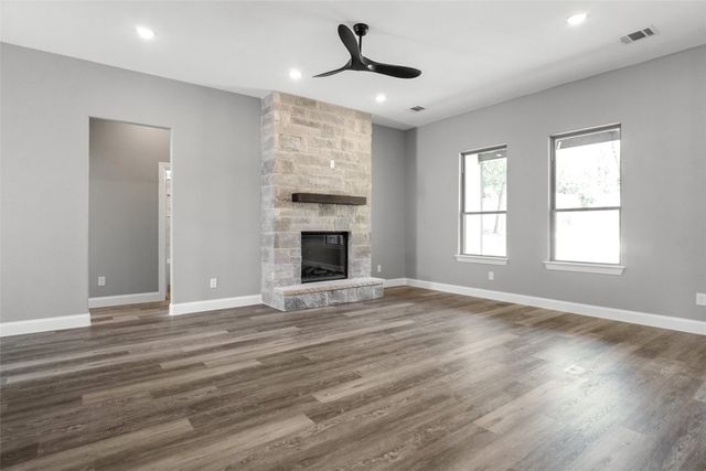 817 E 2nd Street, Weatherford, TX 76086