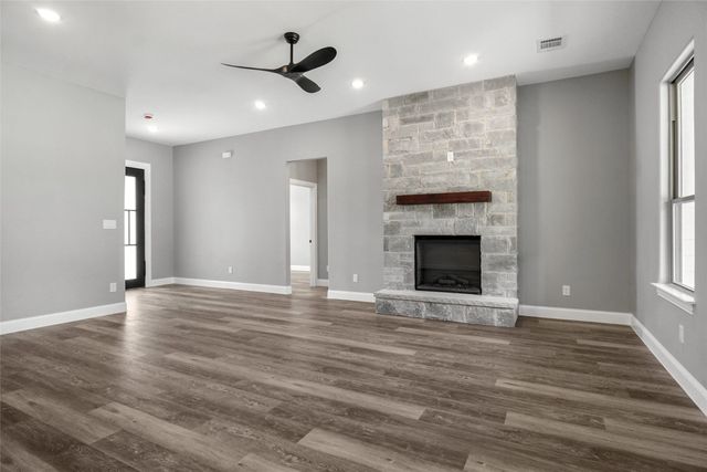 817 E 2nd Street, Weatherford, TX 76086