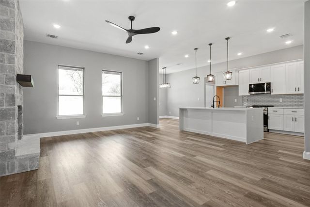 817 E 2nd Street, Weatherford, TX 76086
