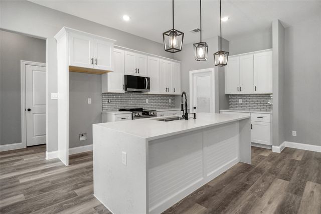 817 E 2nd Street, Weatherford, TX 76086