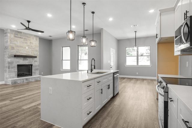817 E 2nd Street, Weatherford, TX 76086