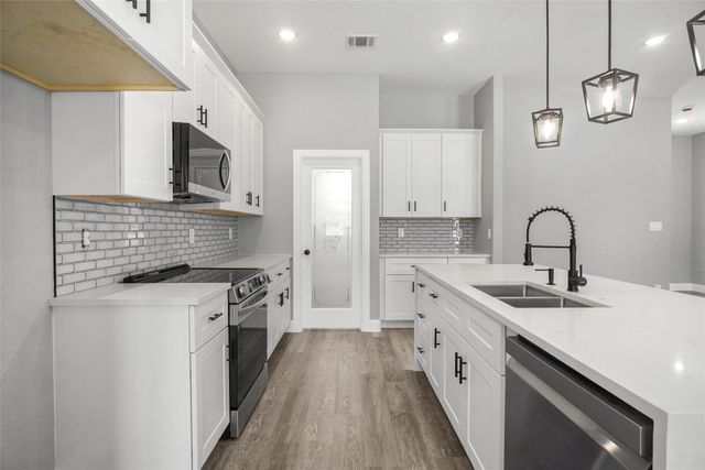 817 E 2nd Street, Weatherford, TX 76086