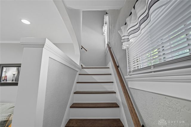 2467 S Dixie Drive, Dayton, OH 45409