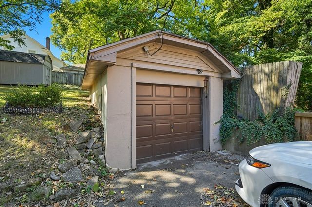 2467 S Dixie Drive, Dayton, OH 45409