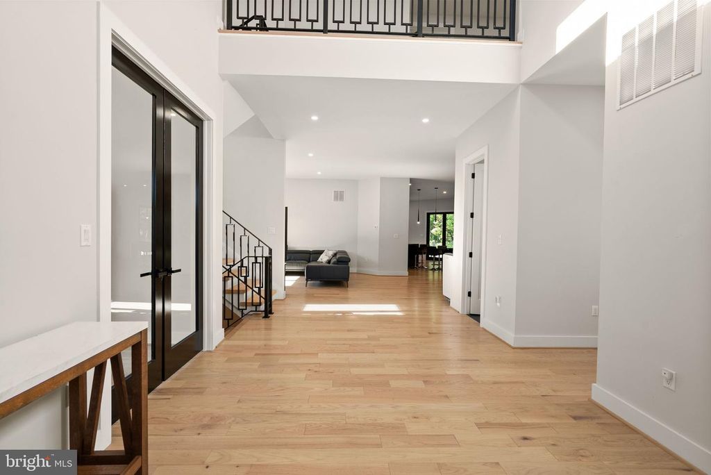 5524 SUMMIT ST, Centreville, VA 20120
