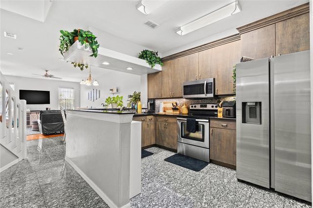 6400 46TH AVENUE N 16, Kenneth City, FL 33709