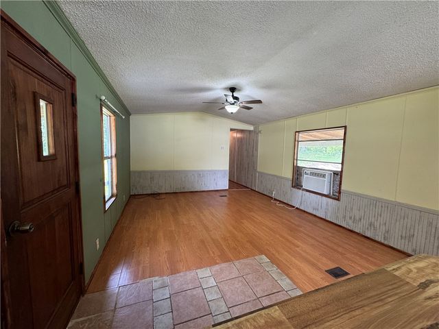 83 NC 2813, Marble Falls, AR 72648