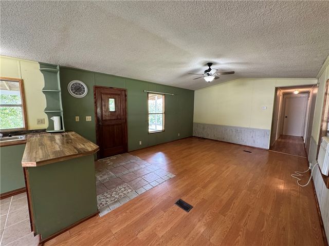 83 NC 2813, Marble Falls, AR 72648