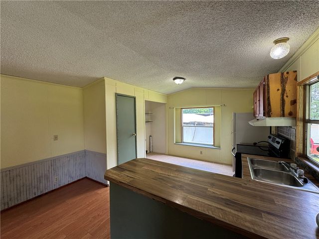 83 NC 2813, Marble Falls, AR 72648