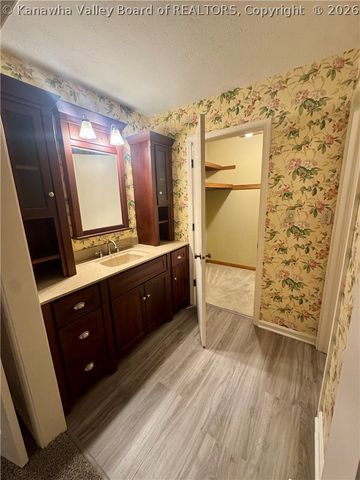 830 Lower Chester Road, Charleston, WV 25302