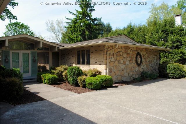 830 Lower Chester Road, Charleston, WV 25302
