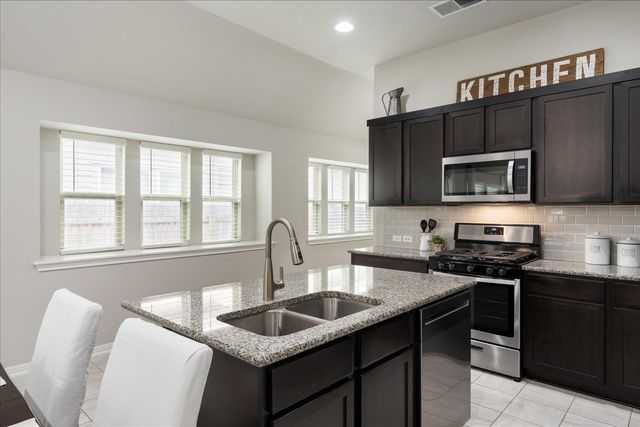 305 Hay Barn ST, San Marcos, TX 78666