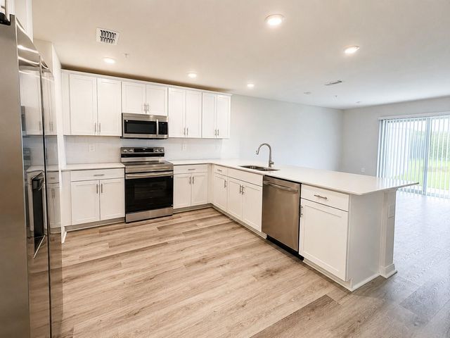 318 CHESAPEAKE DRIVE, St Cloud, FL 34771
