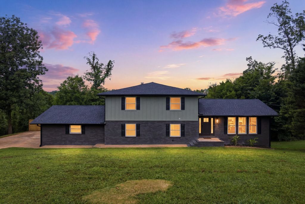 8178 Savannah Hills Drive, Ooltewah, TN 37363