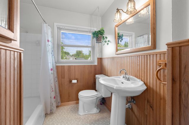 3233 Grange Road, Trenton, MI 48183
