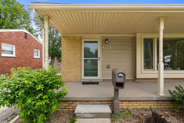 3233 Grange Road, Trenton, MI 48183