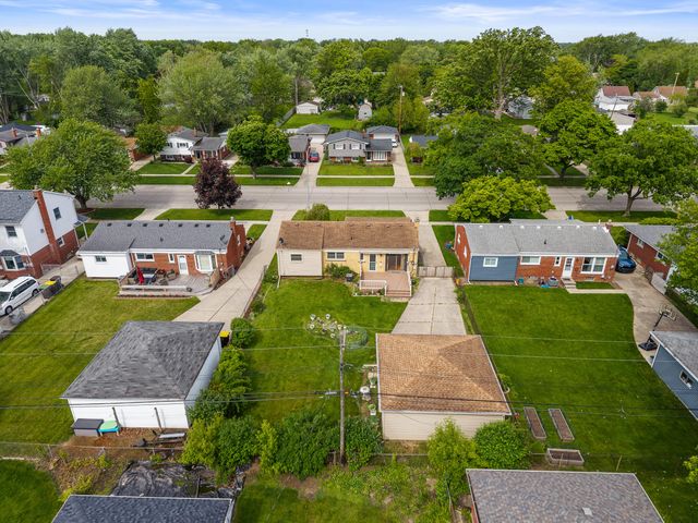 3233 Grange Road, Trenton, MI 48183