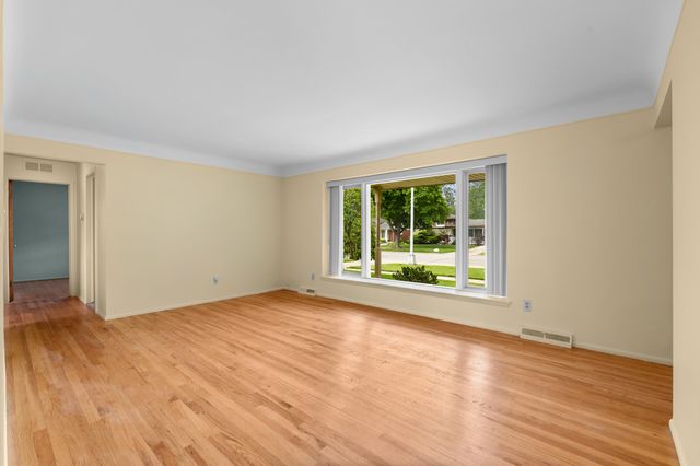 3233 Grange Road, Trenton, MI 48183